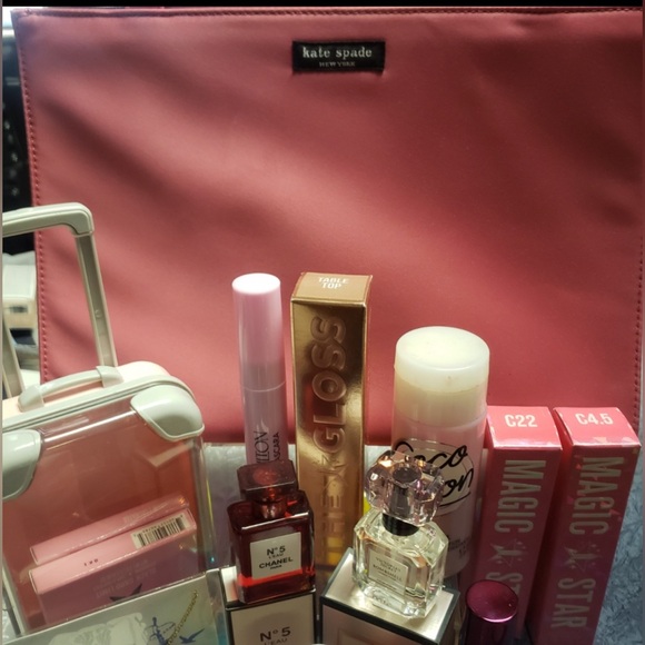 Breast Cancer Fund Raiser Raffle for @bellabugs41 - Picture 7 of 16